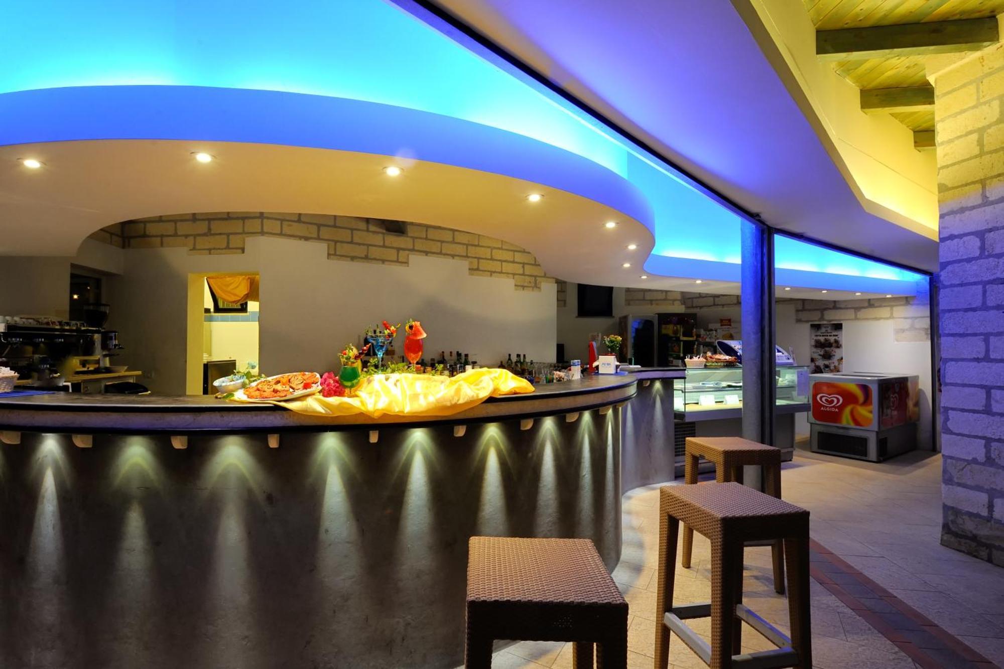 Baia Degli Aranci Suite & Apartments Holiday park