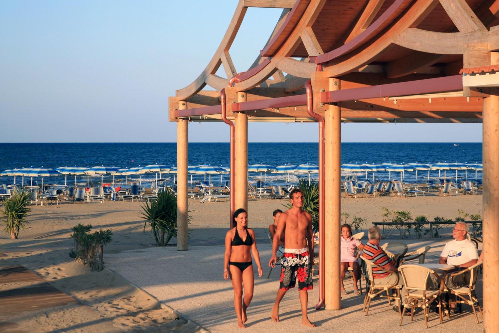 Baia Degli Aranci Suite & Apartments