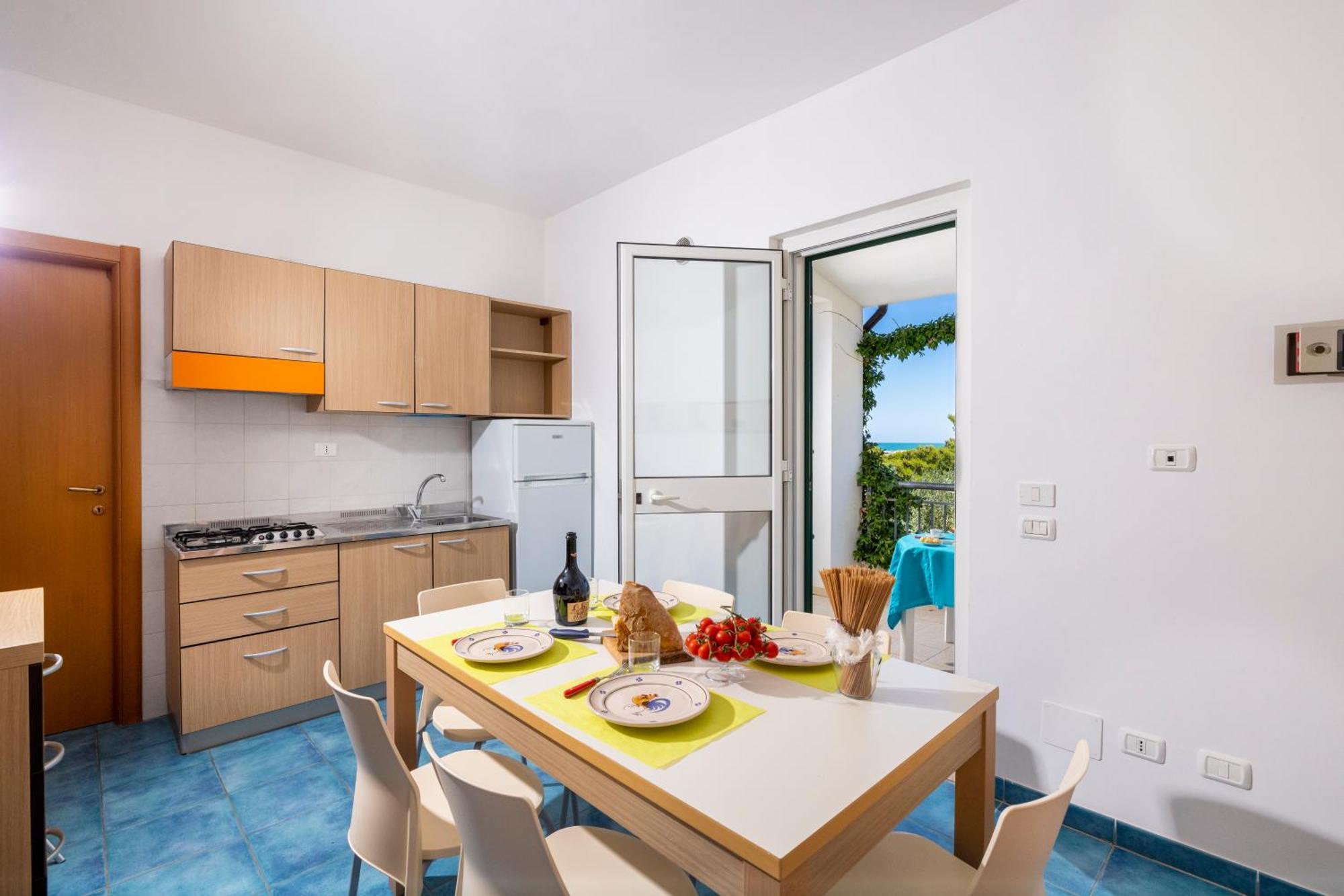 Holiday park Baia Degli Aranci Suite & Apartments 4*