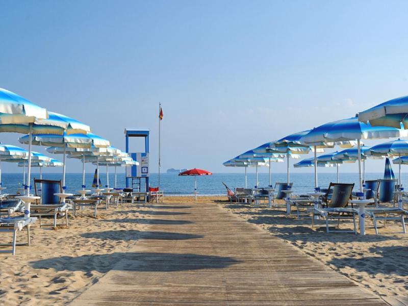 Baia Degli Aranci Suite & Apartments Holiday park 4*