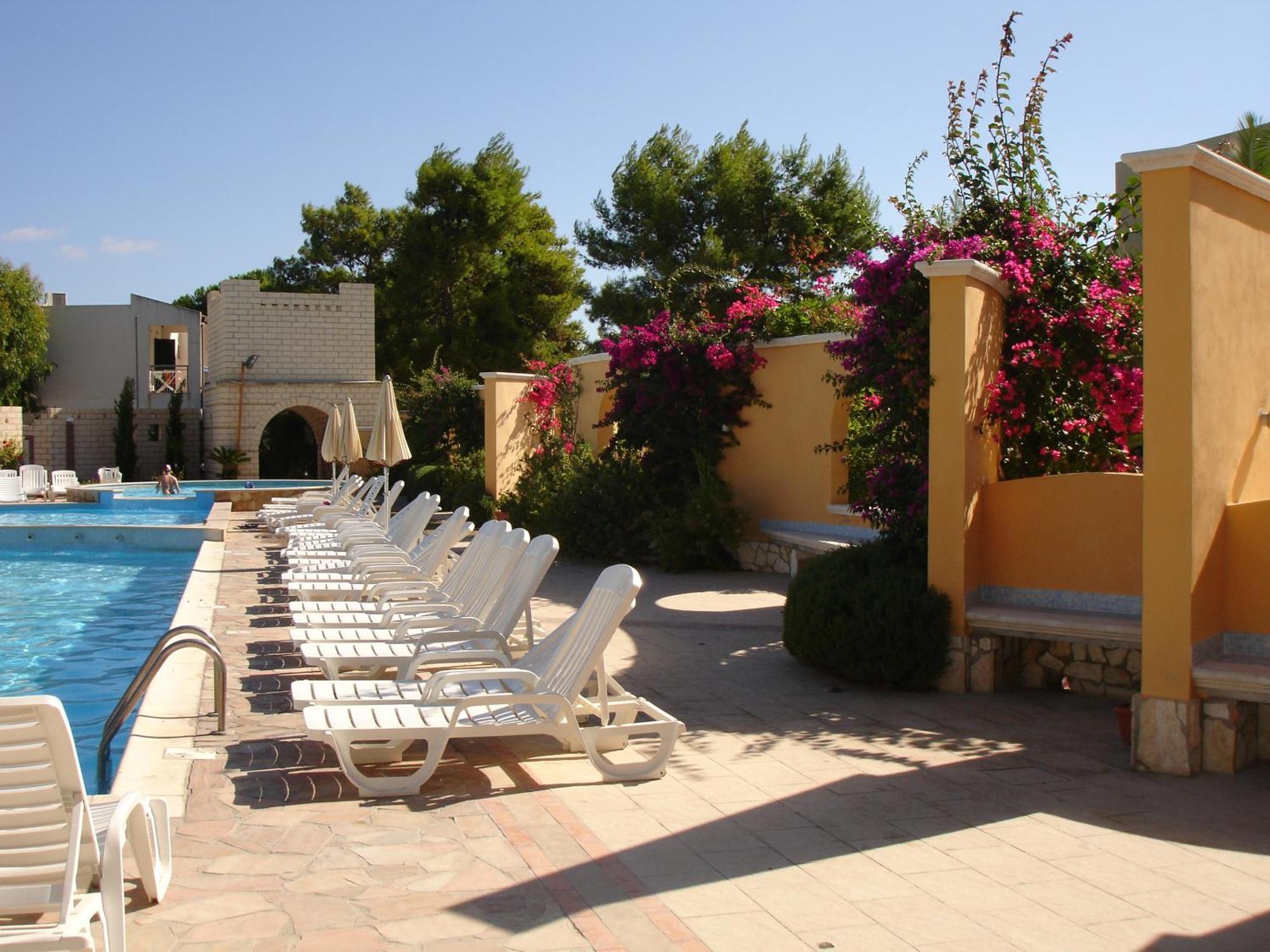 Baia Degli Aranci Suite & Apartments Vieste