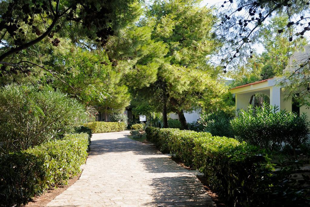 Baia Degli Aranci Suite & Apartments 4*