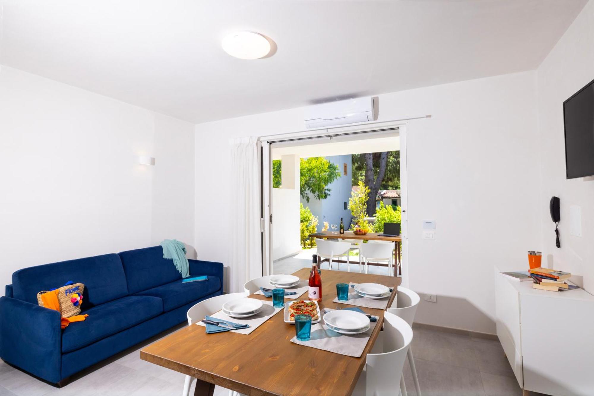 Baia Degli Aranci Suite & Apartments 4*